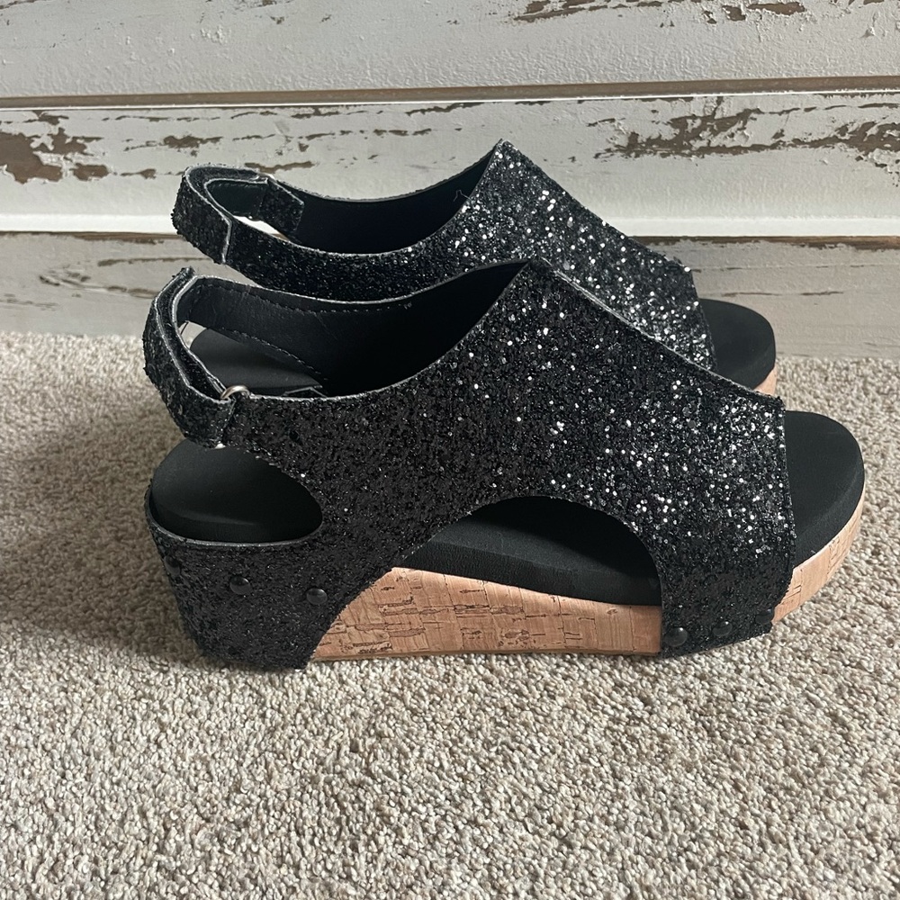 Strapped clogs - Picture 3 of 4